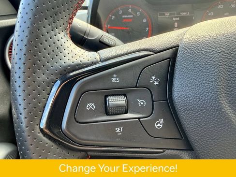 Used 2025 Chevrolet Trax RS w/ Sunroof Package FWD image 22
