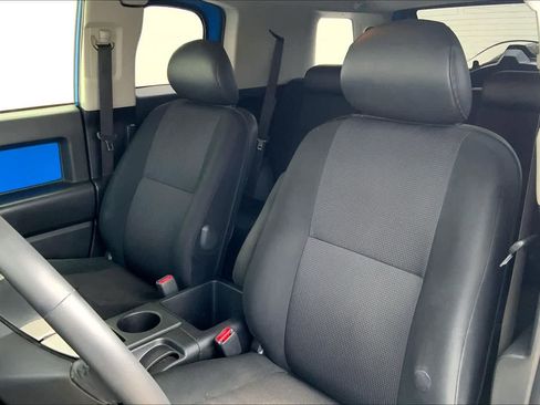 Used 2007 Toyota FJ Cruiser 2WD image 10