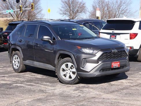 Used 2019 Toyota RAV4 LE image 2