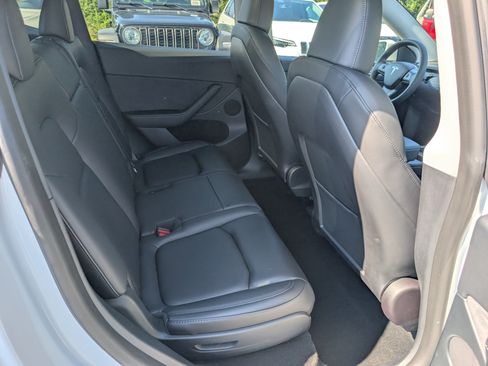 Used 2023 Tesla Model Y Long Range AWD/4WD image 12
