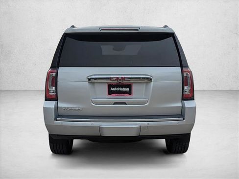 Used 2019 GMC Yukon Denali image 7