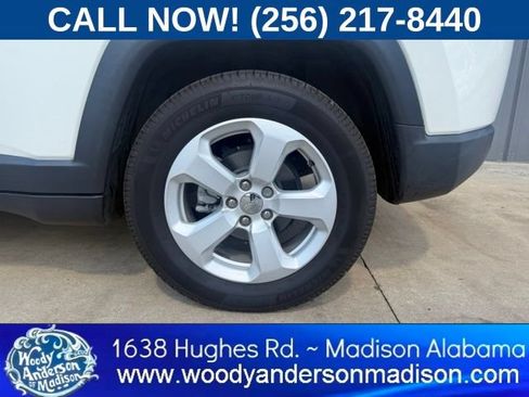 Used 2019 Jeep Compass Latitude w/ Popular Equipment Group FWD image 6