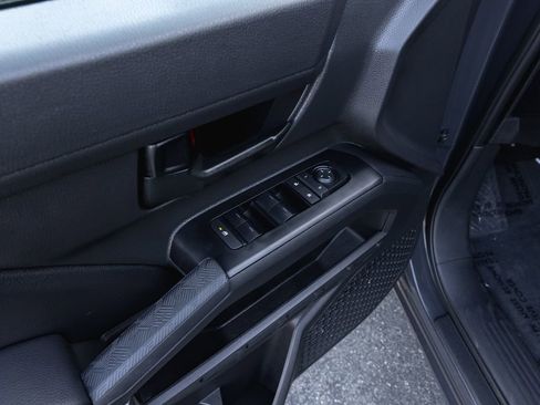 Used 2025 Toyota Tacoma SR5 image 9