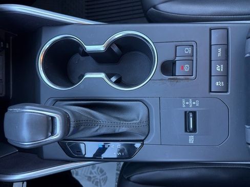 Certified 2022 Toyota Highlander XLE image 35