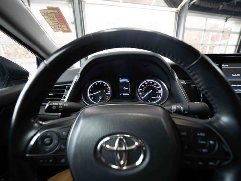 Used 2024 Toyota Camry SE image 15