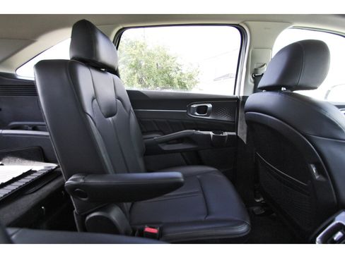 Certified 2023 Kia Sorento SX FWD image 13