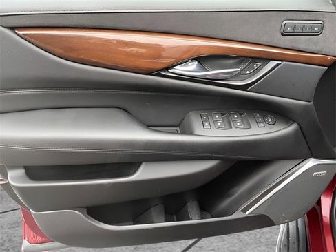 Used 2020 Cadillac Escalade Luxury image 9