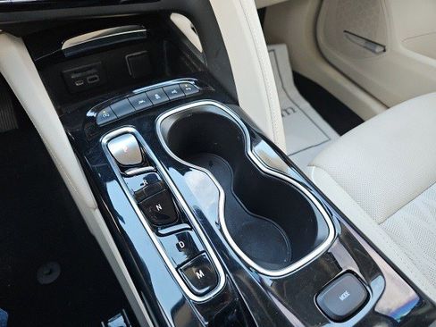 Used 2023 Buick Envision Avenir image 25