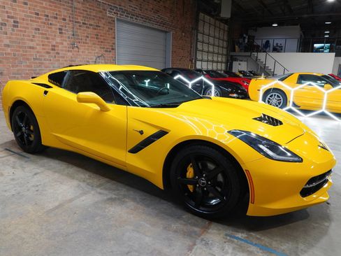Used 2014 Chevrolet Corvette Stingray Coupe w/ 2LT Preferred Equipment Group RWD image 2