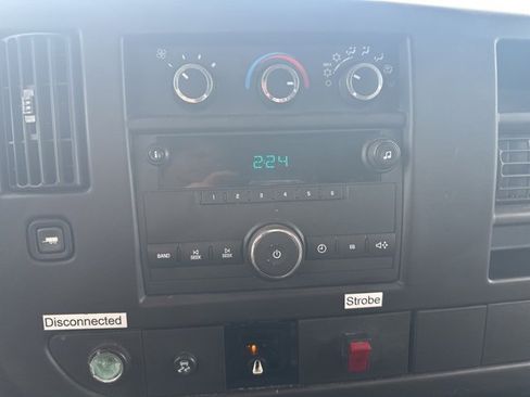 Used 2011 Chevrolet Express 2500 image 14