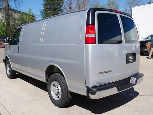 New 2026 Chevrolet Express 3500 RWD image 5