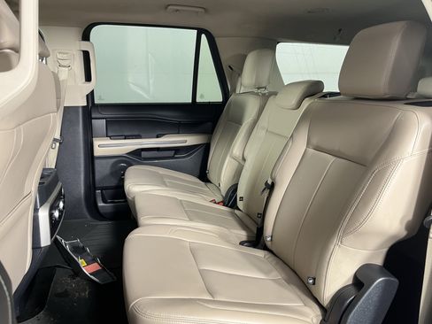Used 2023 Ford Expedition Max XLT image 15