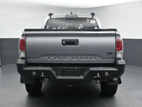 Used 2021 Toyota Tacoma TRD Off-Road AWD/4WD image 8
