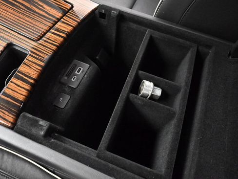 Used 2022 Cadillac Escalade ESV Premium Luxury AWD/4WD image 42