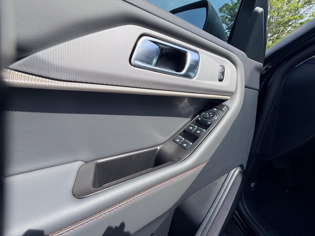 New 2026 Ford Explorer Active RWD image 15
