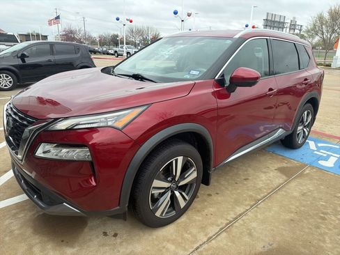 Used 2023 Nissan Rogue SL image 1