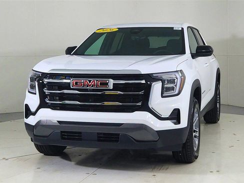 Used 2026 GMC Terrain Elevation image 2