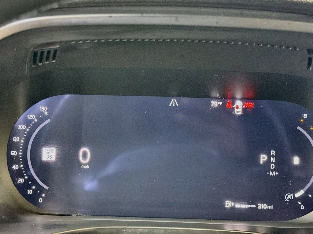 Used 2025 Volvo XC60 B5 Plus AWD/4WD image 14