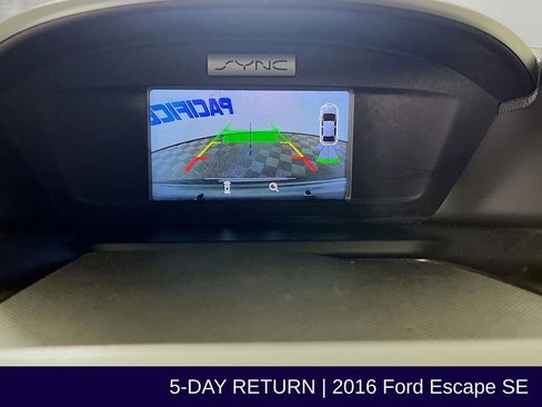 Used 2016 Ford Escape SE image 18