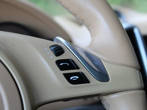 Used 2014 Porsche Cayenne AWD/4WD image 27