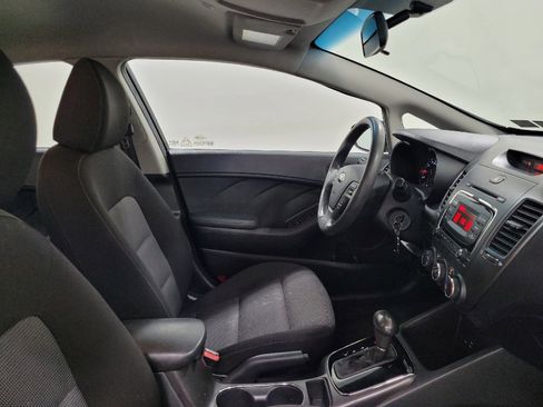 Used 2017 Kia Forte LX FWD image 21