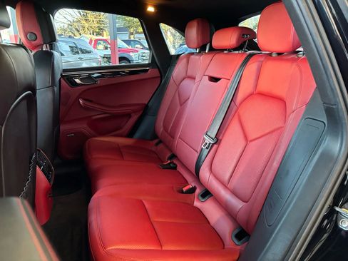 Used 2015 Porsche Macan S image 21