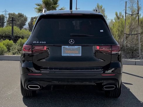 Used 2023 Mercedes-Benz GLB 250 image 8