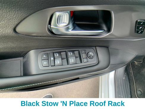 New 2026 Chrysler Pacifica Select w/ S Appearance Package image 13