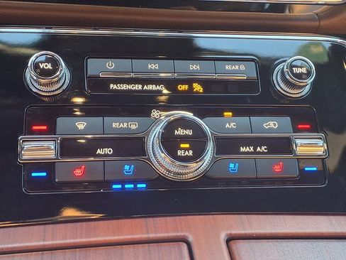 Used 2024 Lincoln Navigator Reserve AWD/4WD image 7