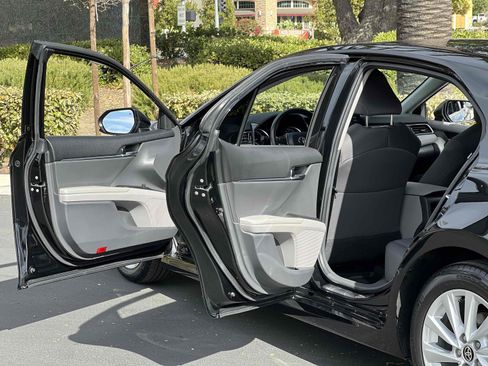 Used 2021 Toyota Camry LE image 48