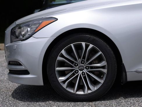 Used 2016 Hyundai Genesis 3.8 AWD/4WD image 10