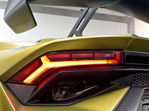 Used 2023 Lamborghini Huracan STO RWD image 79