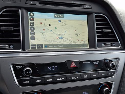 Used 2016 Hyundai Sonata Sport w/ Option Group 03 FWD image 15