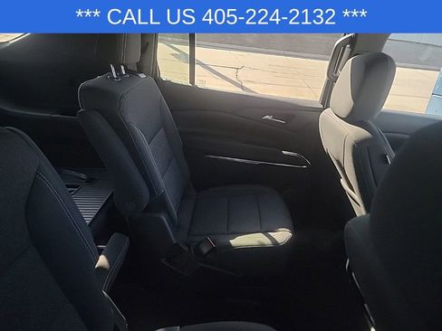Used 2025 Chevrolet Traverse LT image 22