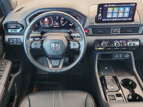 Used 2023 Honda Pilot TrailSport image 26