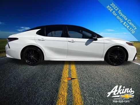 Used 2022 Toyota Camry XSE image 4