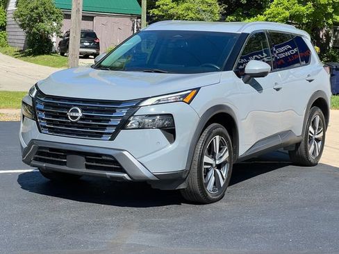 Used 2024 Nissan Rogue SL AWD/4WD image 44