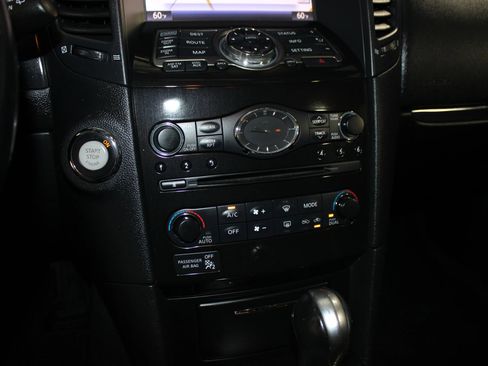 Used 2014 INFINITI QX70 2WD w/ Premium Package image 17