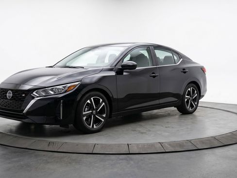 Used 2025 Nissan Sentra SV FWD image 3