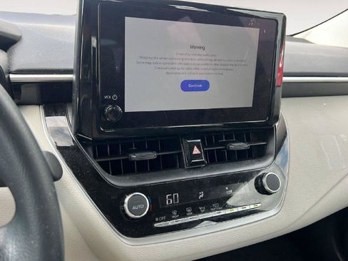 Used 2025 Toyota Corolla LE FWD image 13