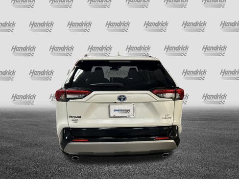 Used 2022 Toyota RAV4 SE AWD/4WD image 9