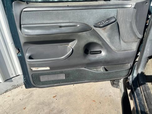 Used 1993 Ford F250 4x4 Regular Cab image 10
