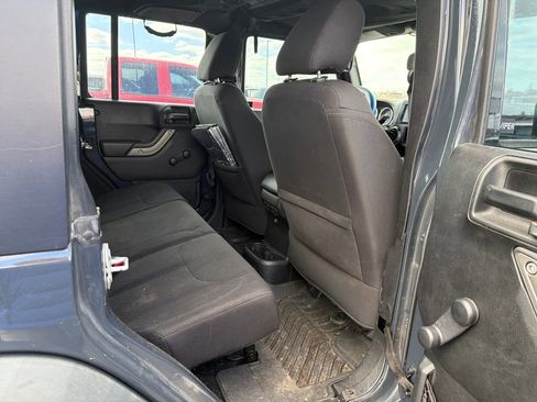 Used 2018 Jeep Wrangler Unlimited Sport w/ Connectivity Group image 16