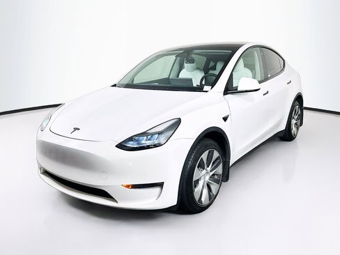 Used 2022 Tesla Model Y Long Range AWD/4WD image 3