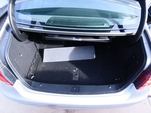 Used 2015 Mercedes-Benz E 400 Sedan image 12