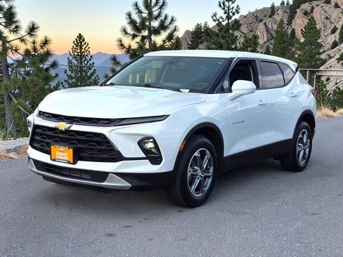 Used 2025 Chevrolet Blazer LT AWD/4WD image 4