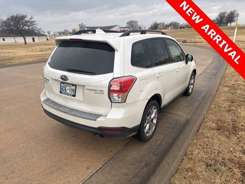 Used 2017 Subaru Forester 2.5i Touring image 3