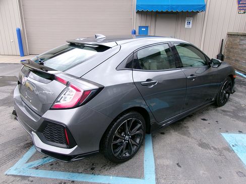 Used 2017 Honda Civic Sport image 6