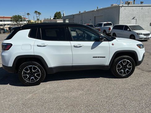 Used 2024 Jeep Compass Trailhawk AWD/4WD image 9