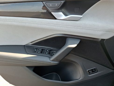 Certified 2026 Volkswagen Tiguan SE R-Line FWD image 13
